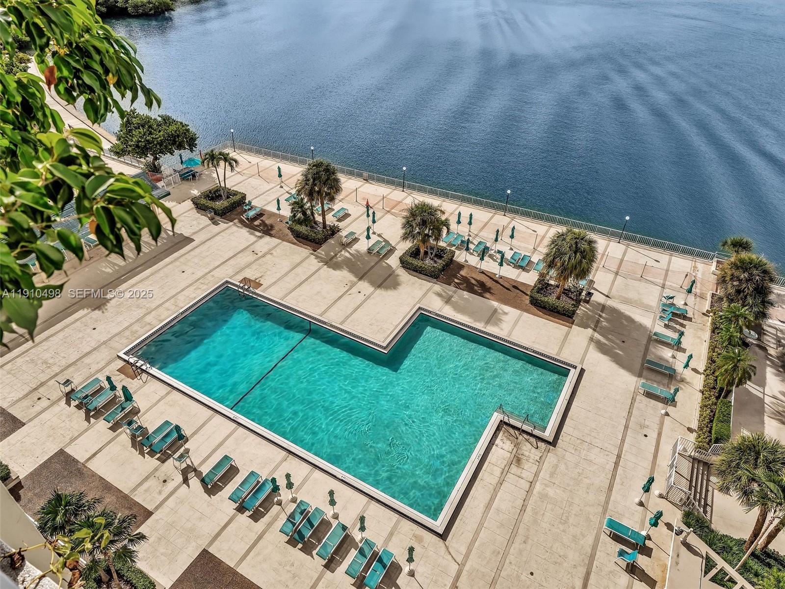 image Arlen House Condo6