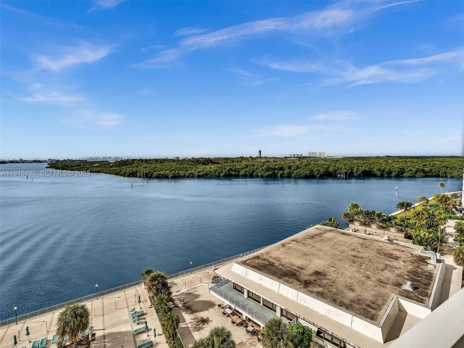 image Arlen House Condo7