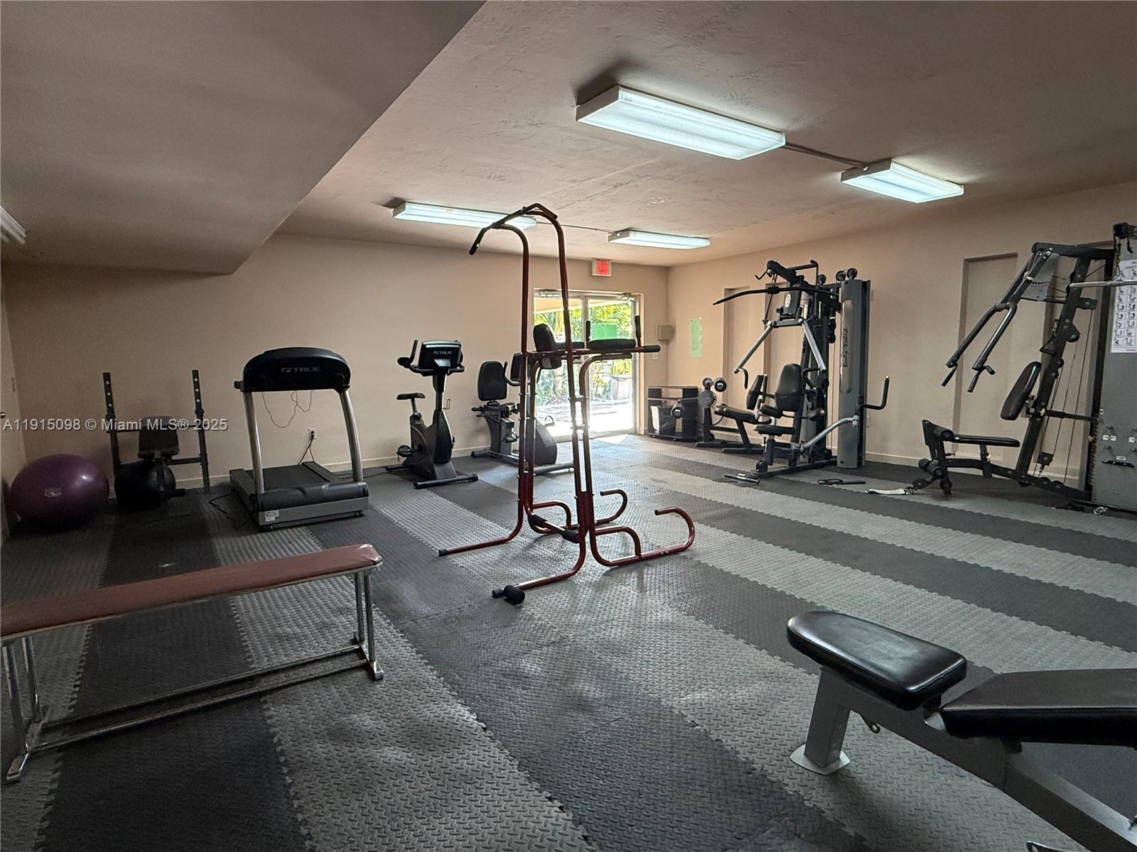 19001 NE 14th Ave #144 Miami, FL 33179