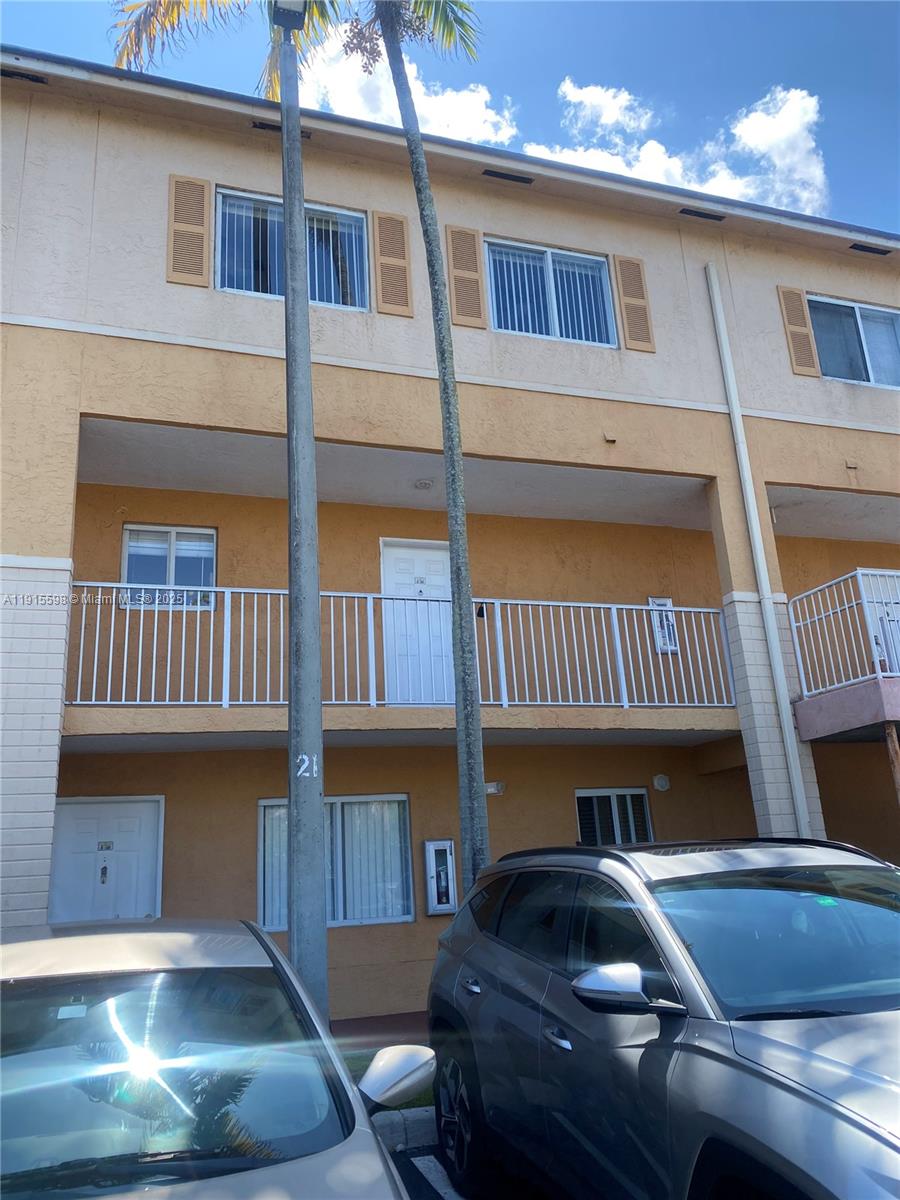 6245 Kendale Lks Cir #209