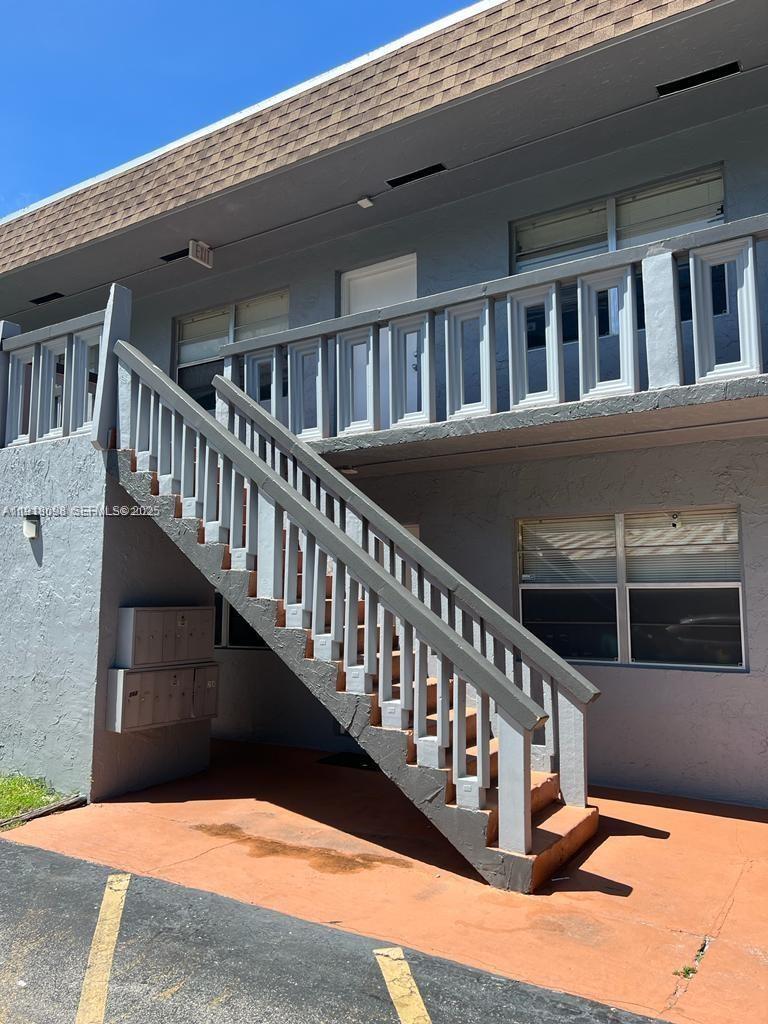 3265 Griffin Rd #101