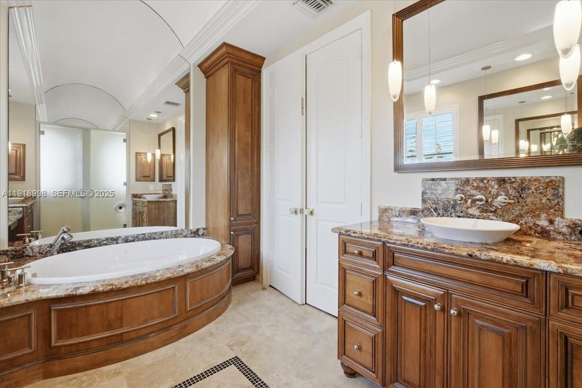 2641 NE 6th St Pompano Beach, FL 33062