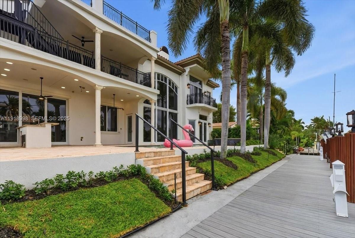 2641 NE 6th St Pompano Beach, FL 33062