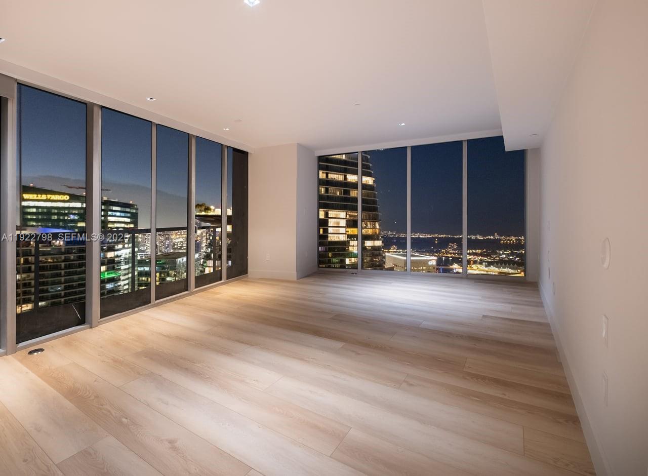 465 Brickell Ave #5701 Miami, FL 33131