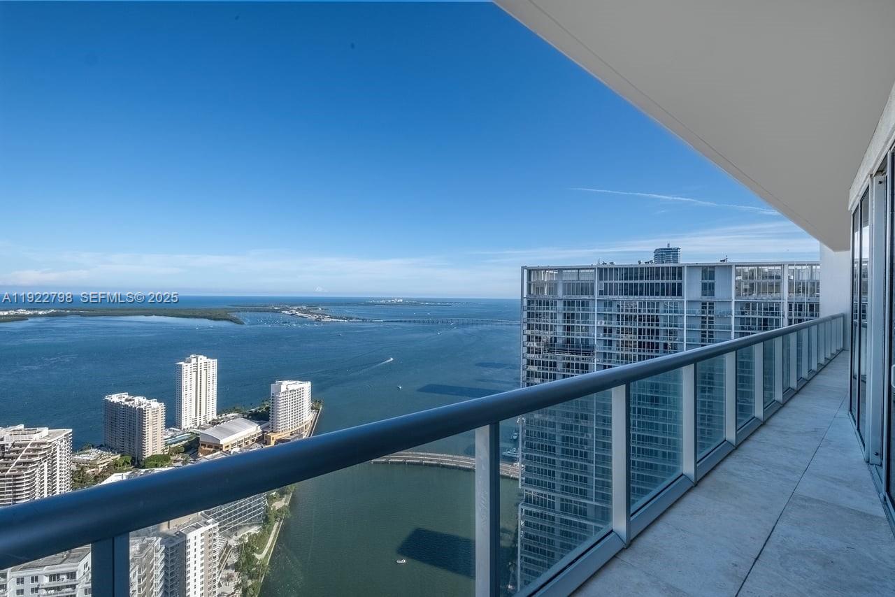 465 Brickell Ave #5701 Miami, FL 33131