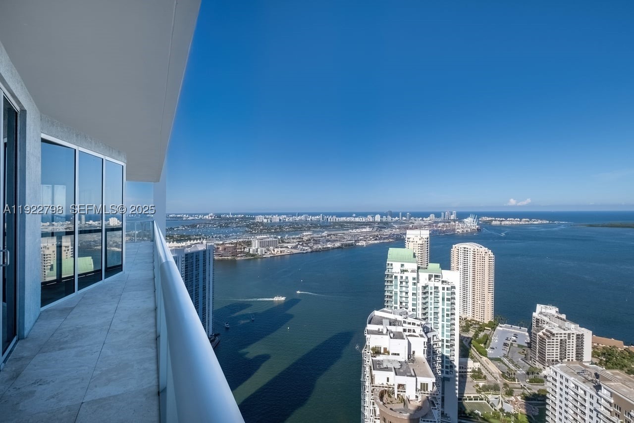 465 Brickell Ave #5701 Miami, FL 33131