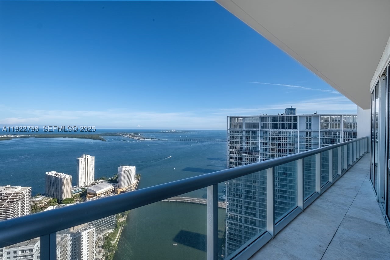 465 Brickell Ave #5701 Miami, FL 33131