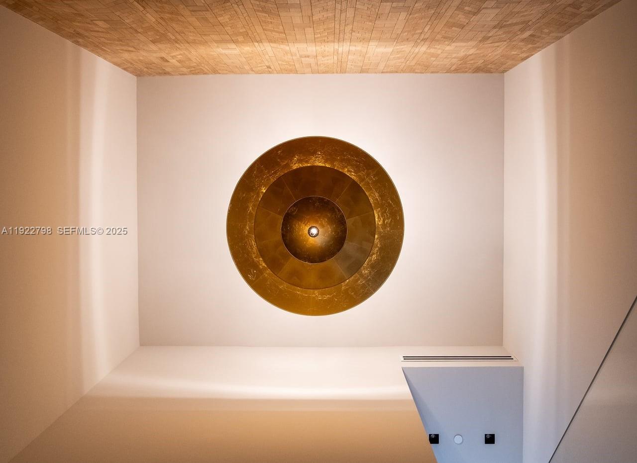 465 Brickell Ave #5701 Miami, FL 33131