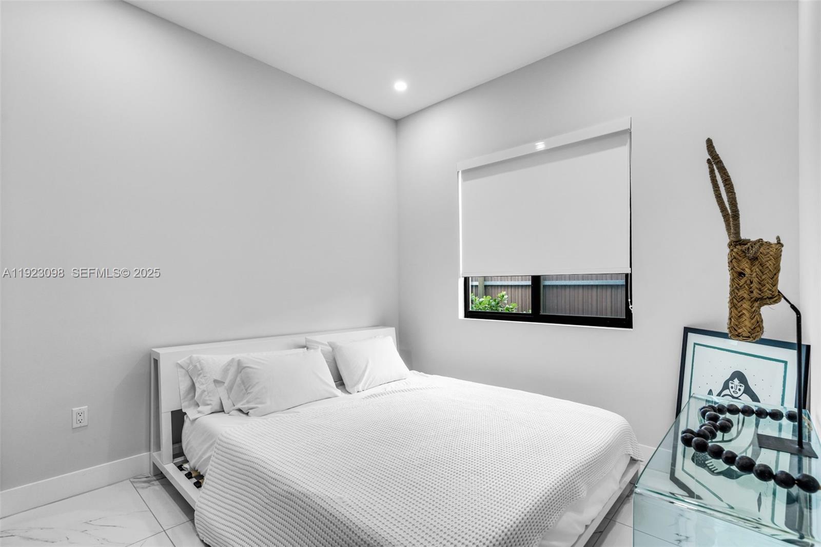 2260 E 9th Ave Hialeah, FL 33013