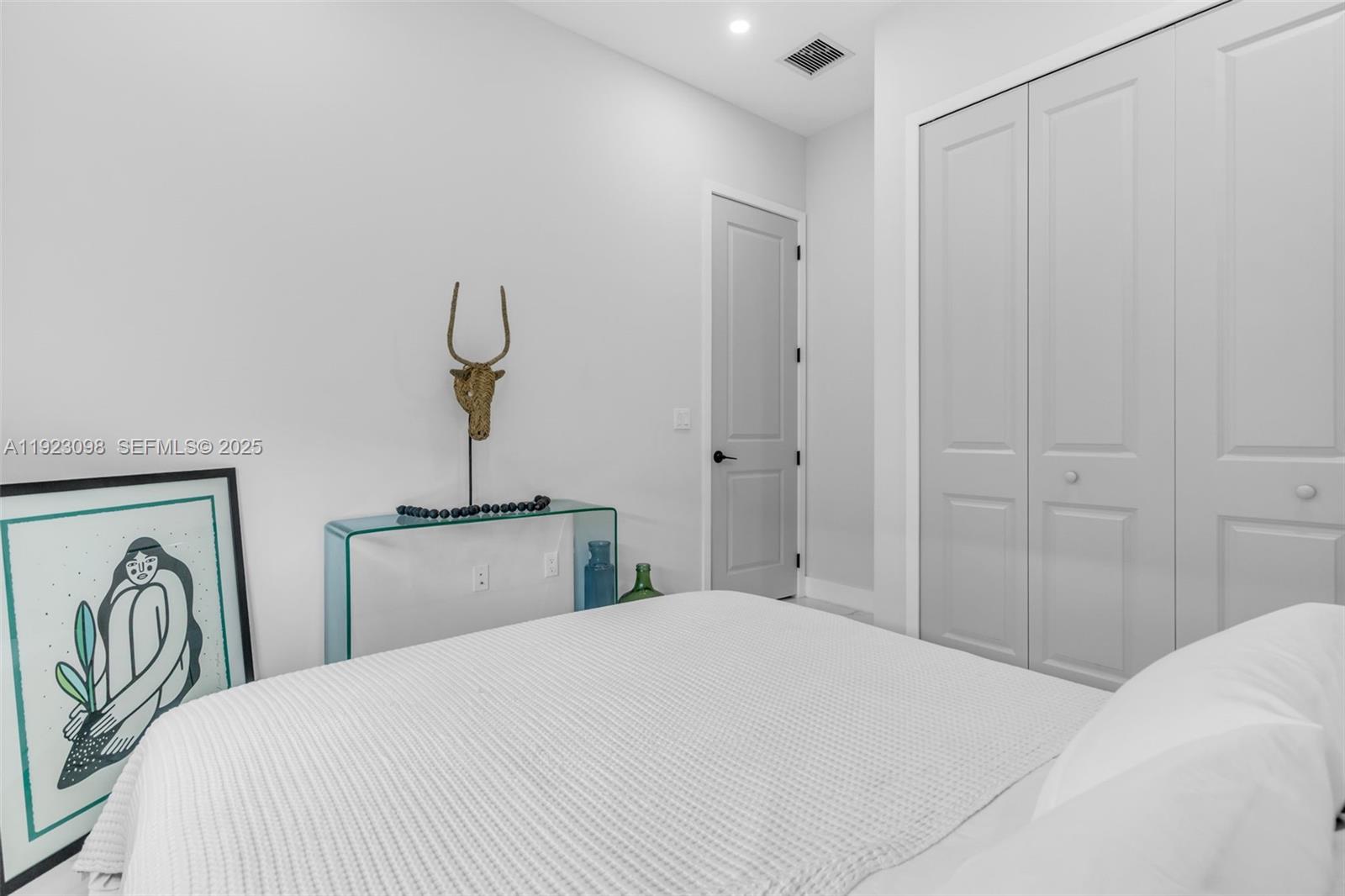 2260 E 9th Ave Hialeah, FL 33013