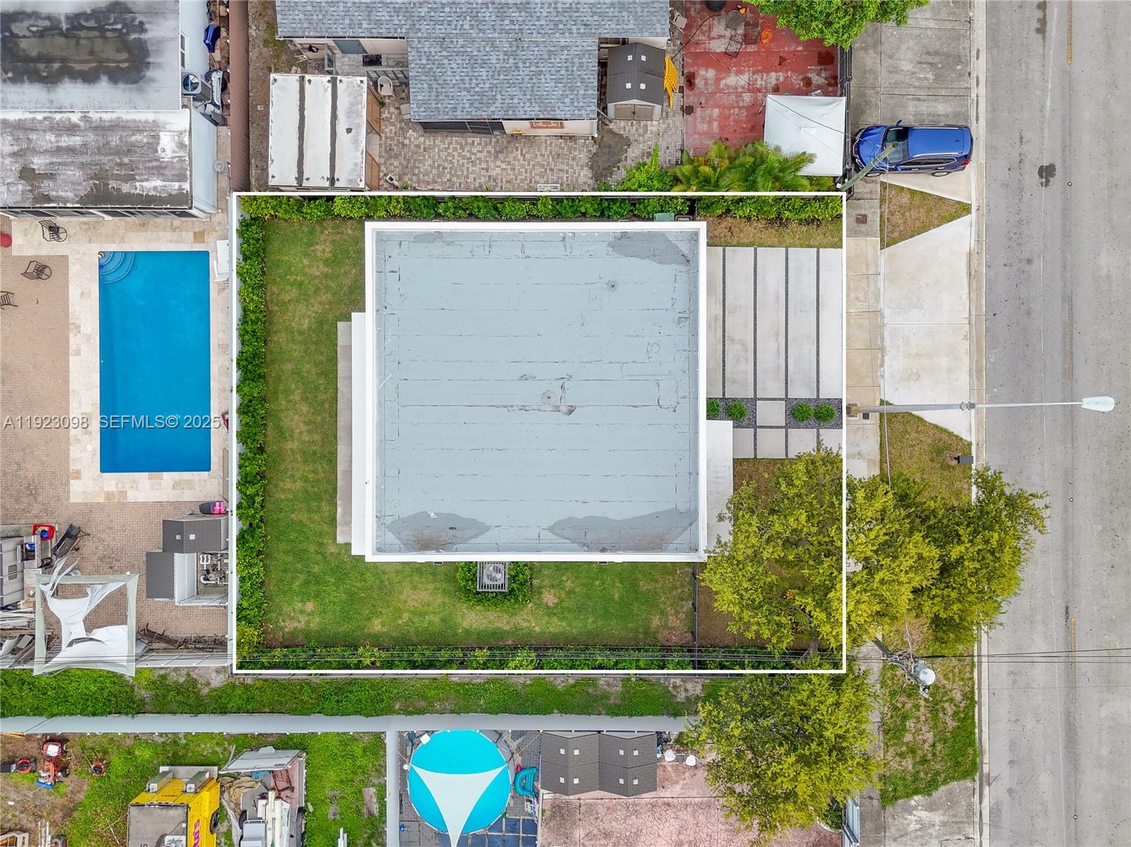 2260 E 9th Ave Hialeah, FL 33013