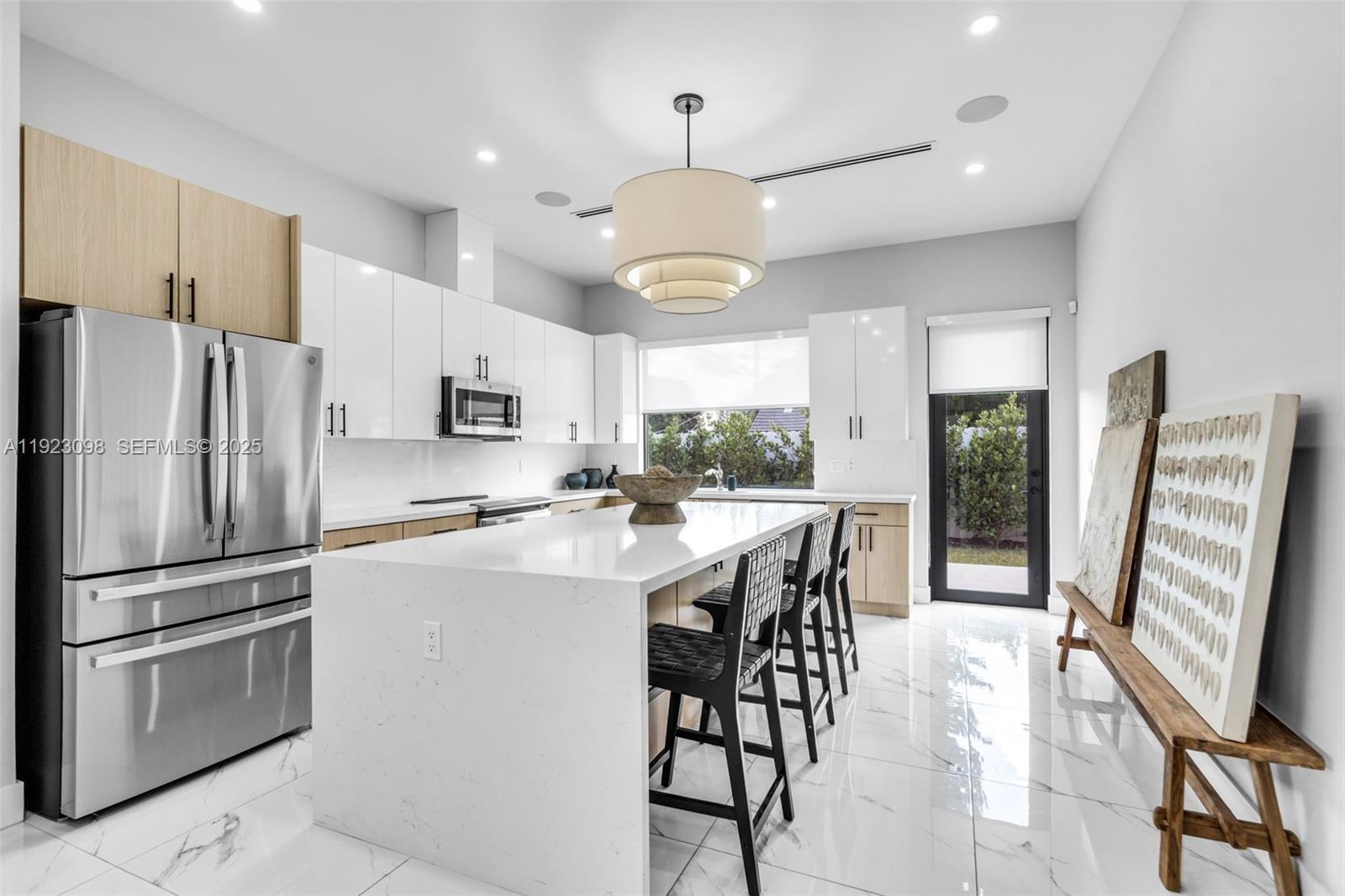 2260 E 9th Ave Hialeah, FL 33013