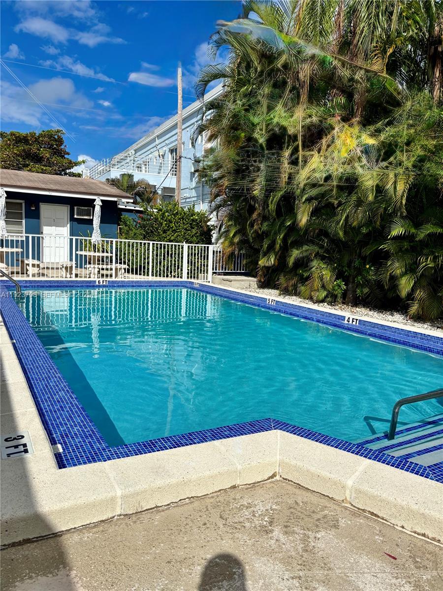 325 Fernwood Rd #5 Key Biscayne, FL 33149