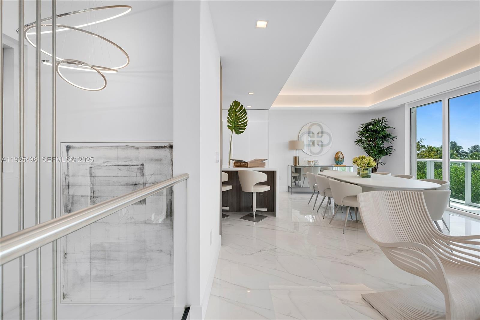 100 S Pointe Dr #TH-13 Miami Beach, FL 33139