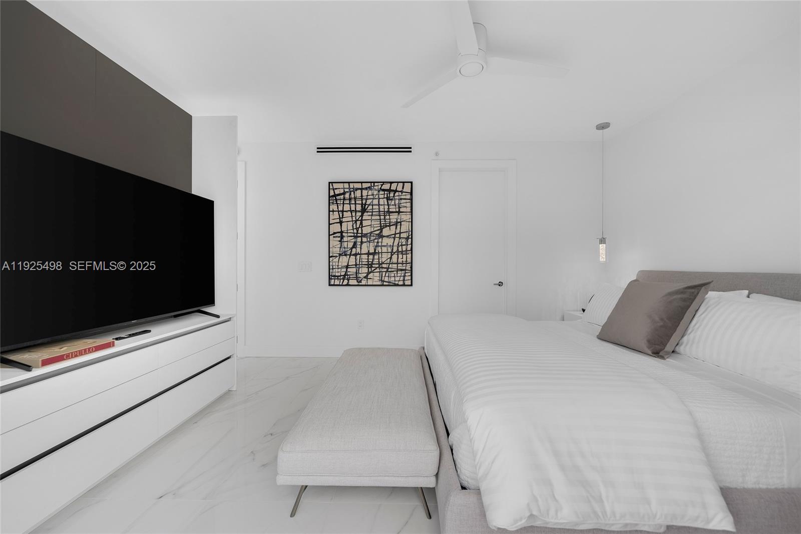 100 S Pointe Dr #TH-13 Miami Beach, FL 33139