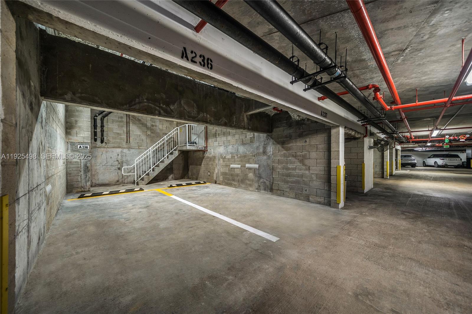 100 S Pointe Dr #TH-13 Miami Beach, FL 33139