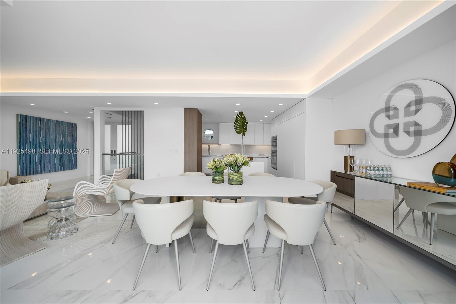 100 S Pointe Dr #TH-13 Miami Beach, FL 33139