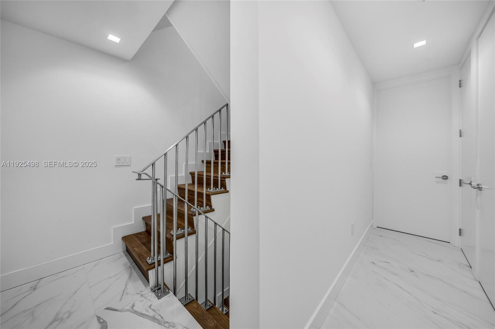 100 S Pointe Dr #TH-13 Miami Beach, FL 33139