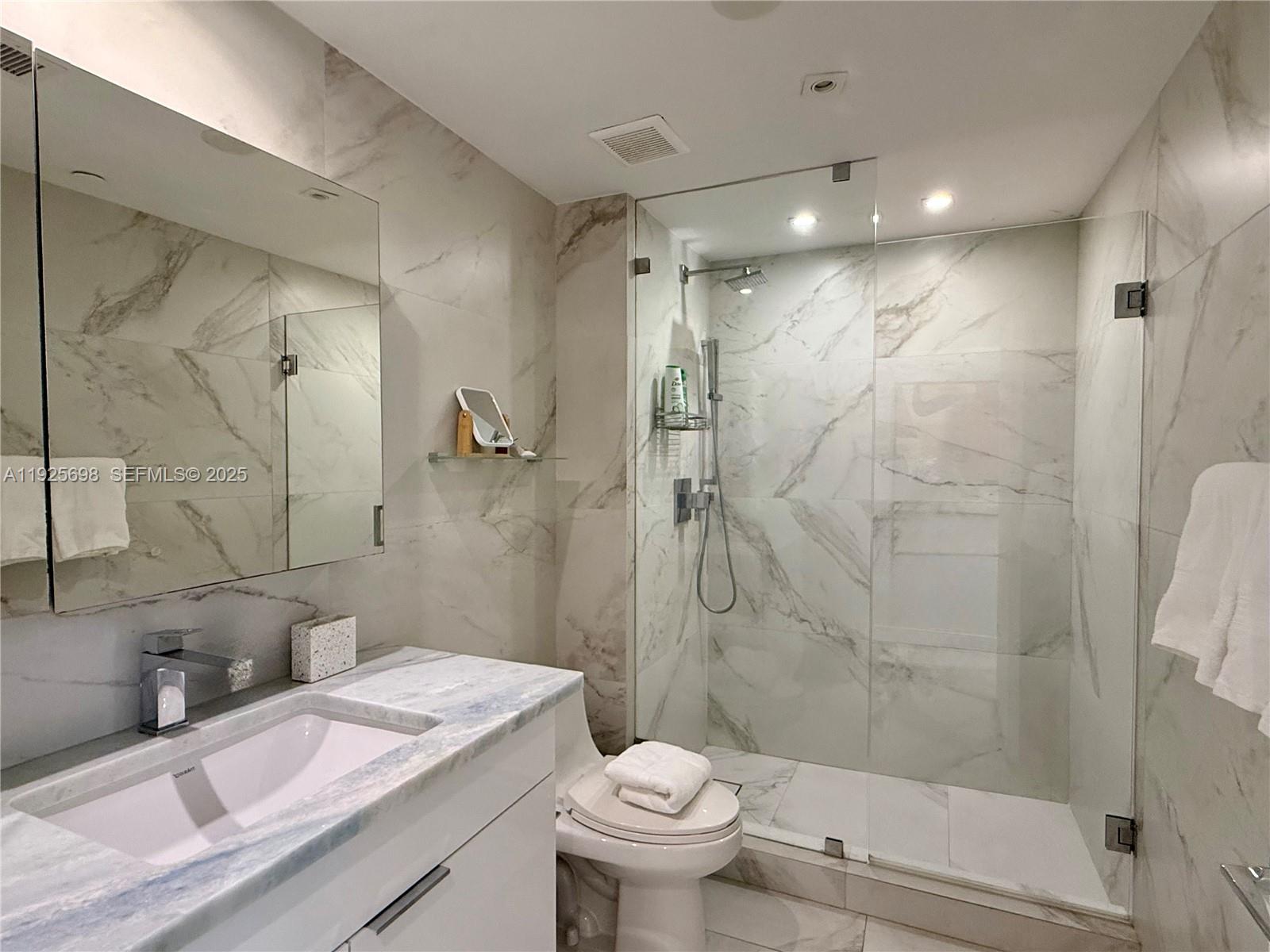 225 Collins Ave #6J Miami Beach, FL 33139