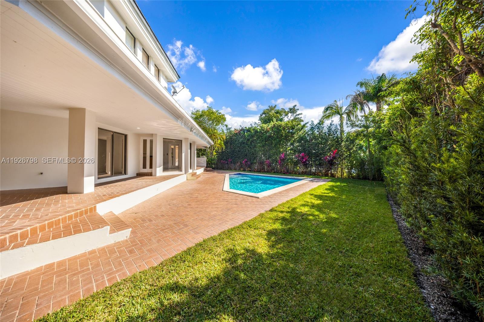 301 Isla Dorada Blvd Coral Gables, FL 33143