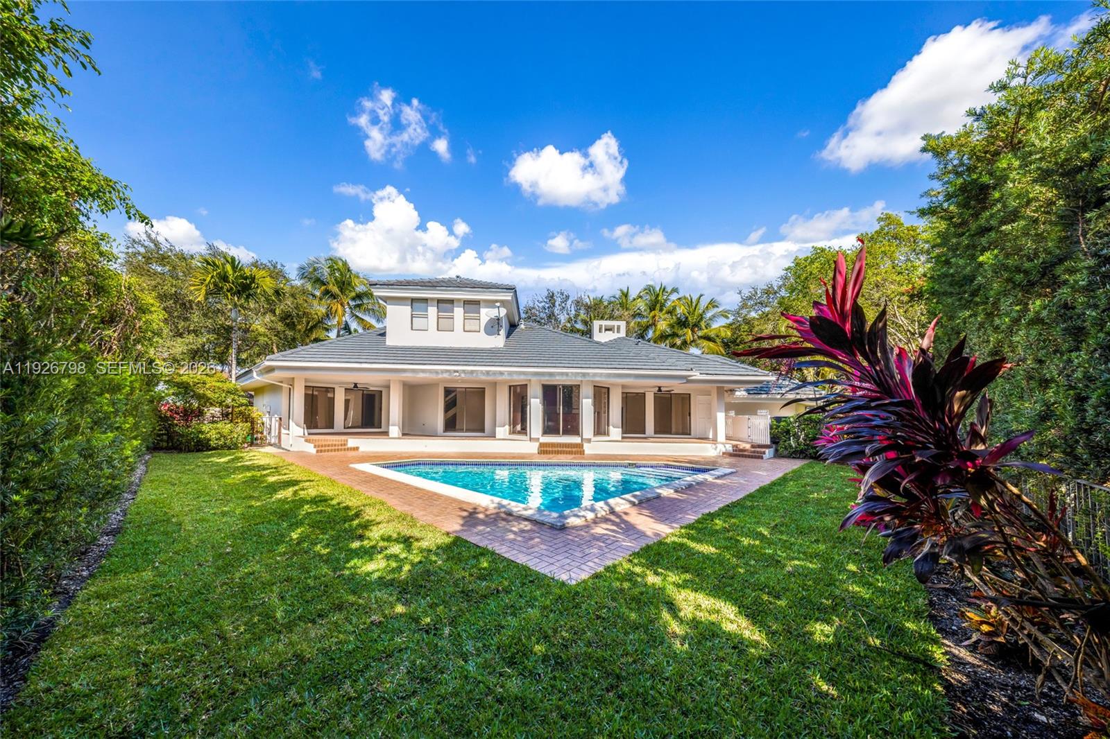 301 Isla Dorada Blvd Coral Gables, FL 33143