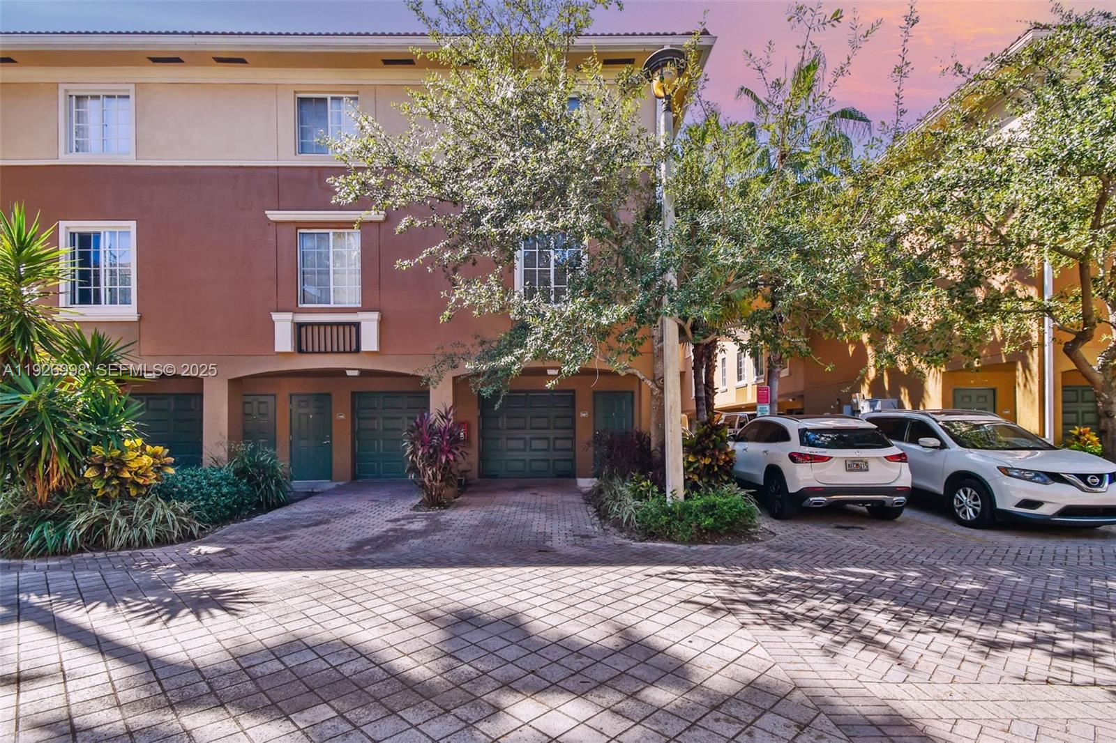 2945 NE 185th St #1407