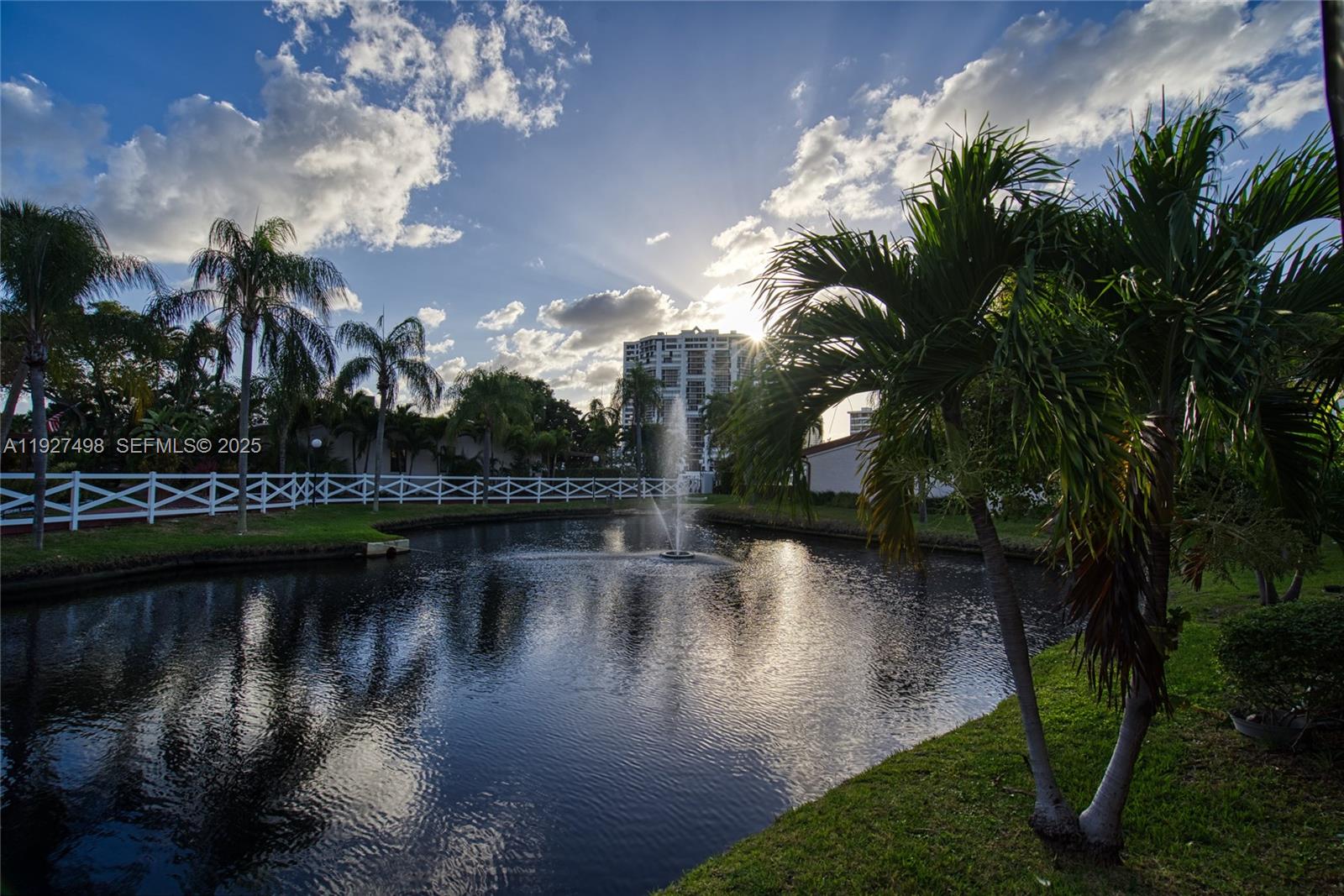 2669 S Parkview Dr Hallandale Beach, FL 33009