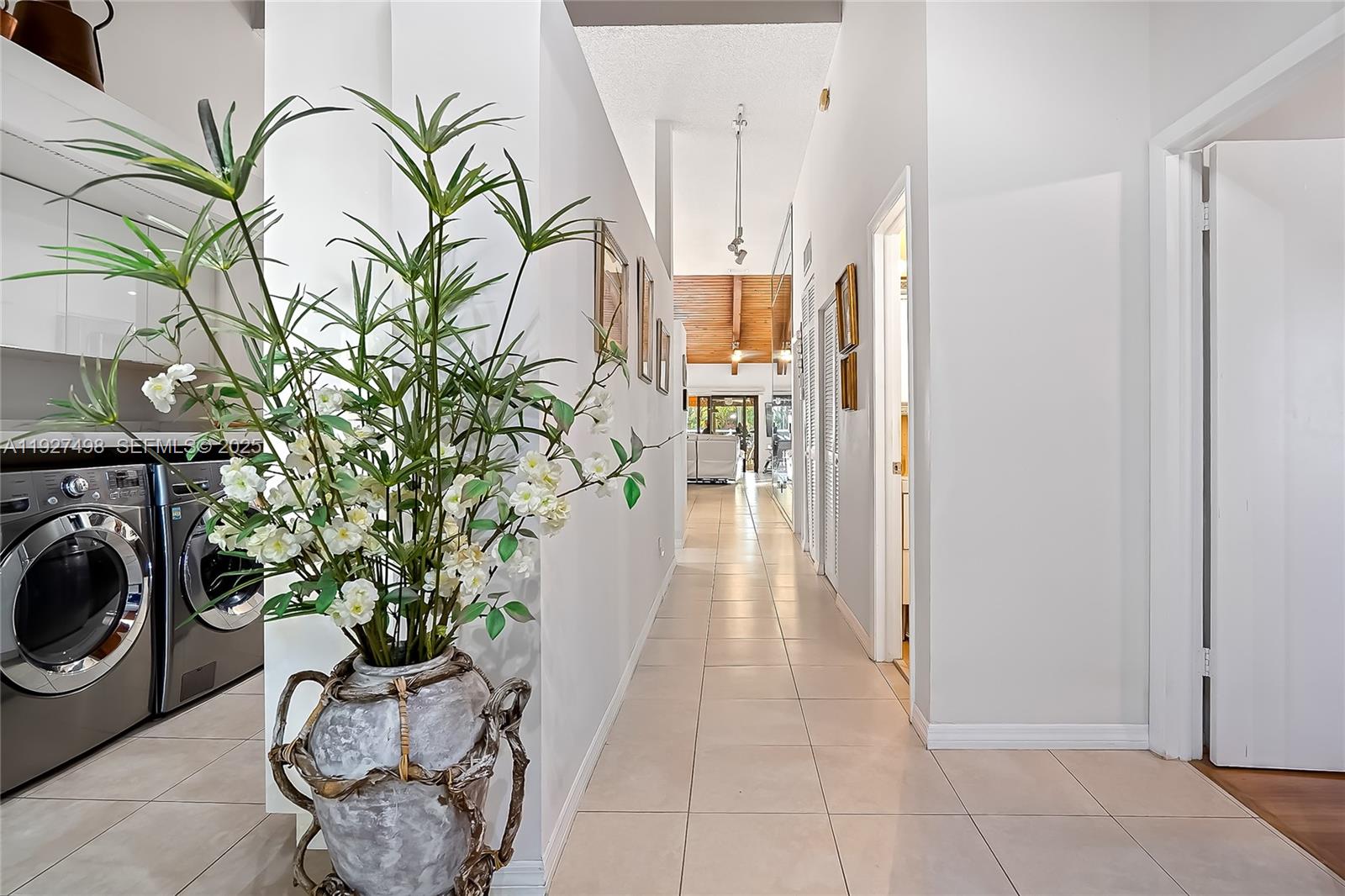 2669 S Parkview Dr Hallandale Beach, FL 33009