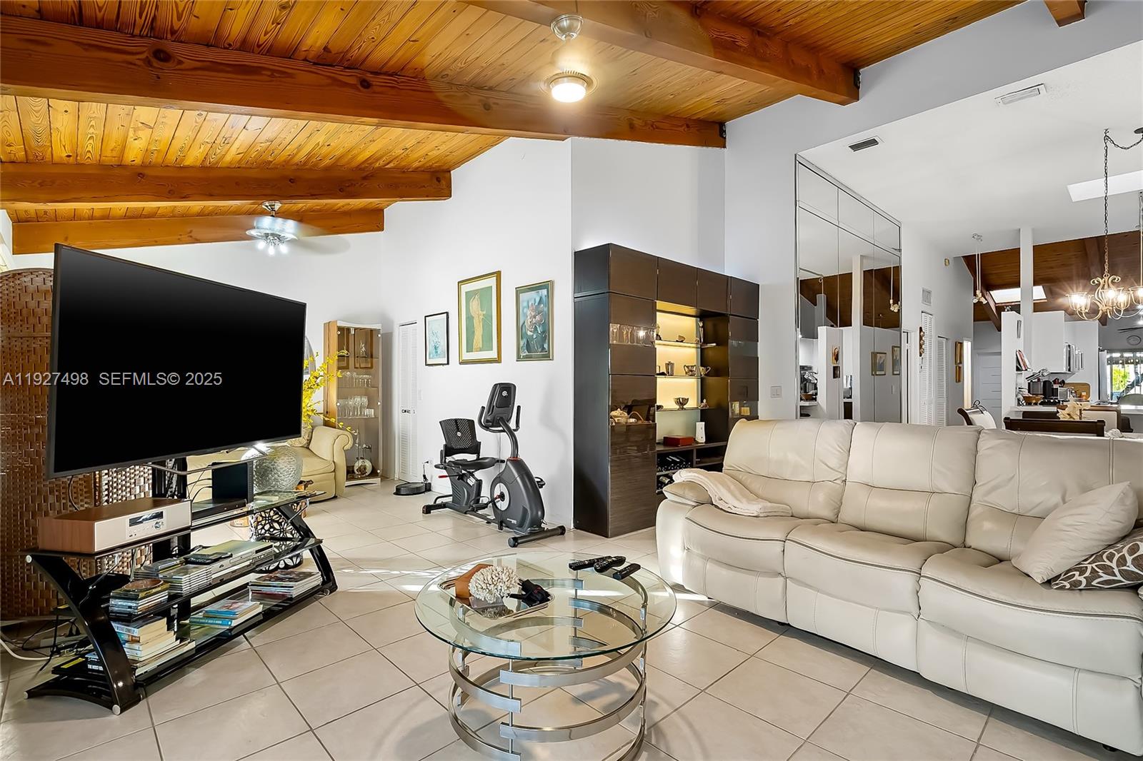 2669 S Parkview Dr Hallandale Beach, FL 33009