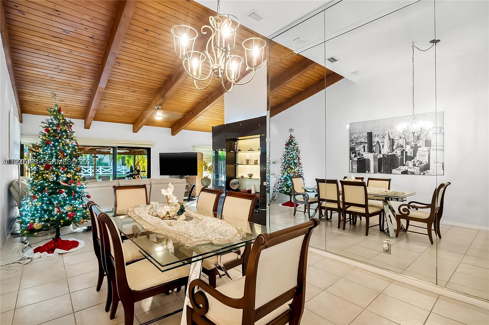 2669 S Parkview Dr Hallandale Beach, FL 33009