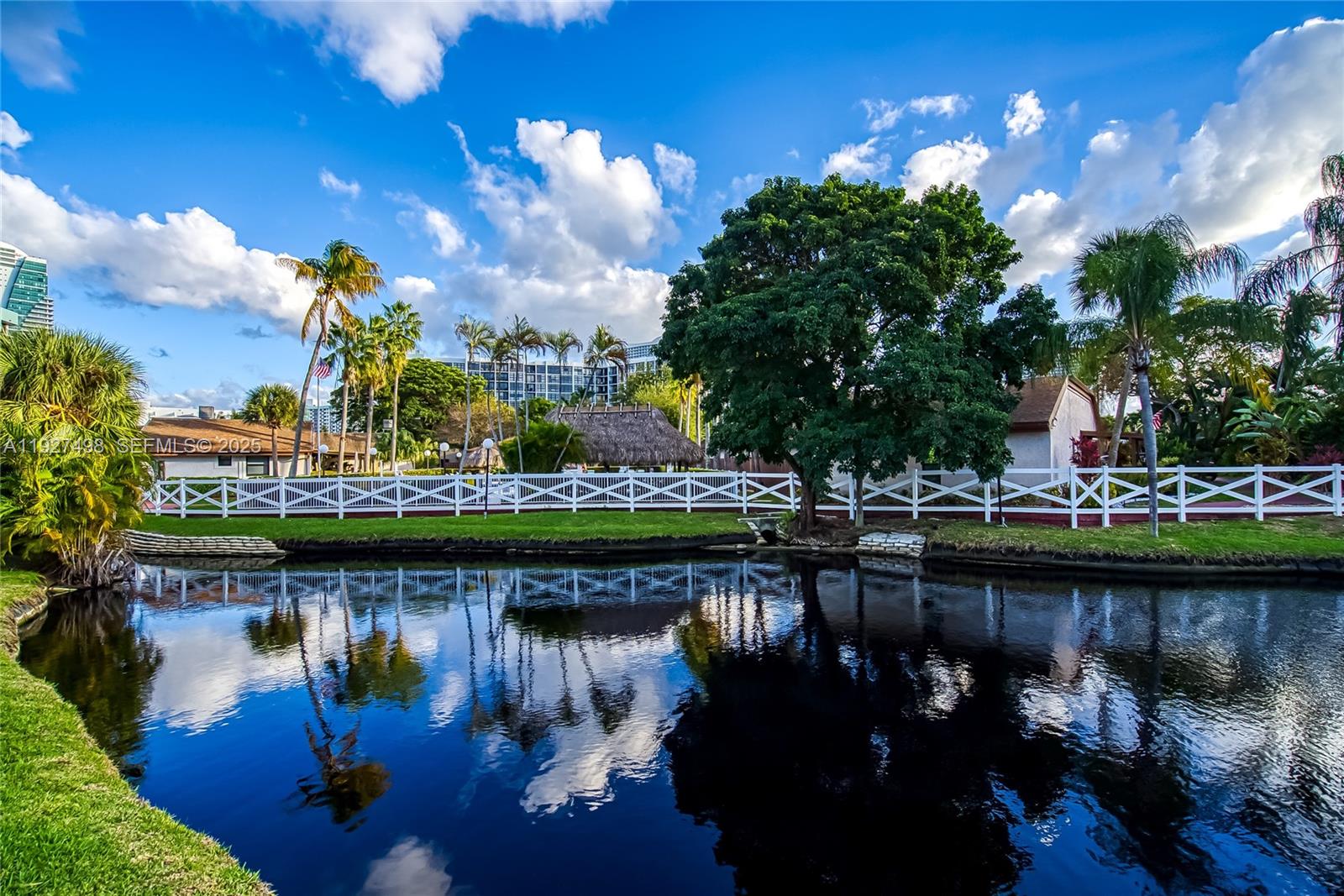 2669 S Parkview Dr Hallandale Beach, FL 33009