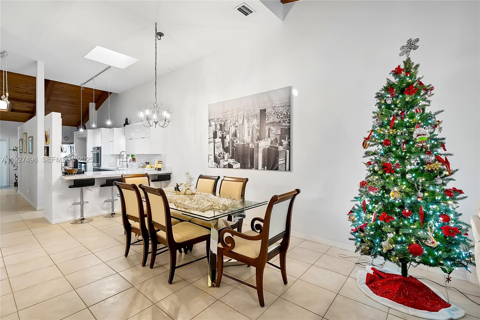 2669 S Parkview Dr Hallandale Beach, FL 33009