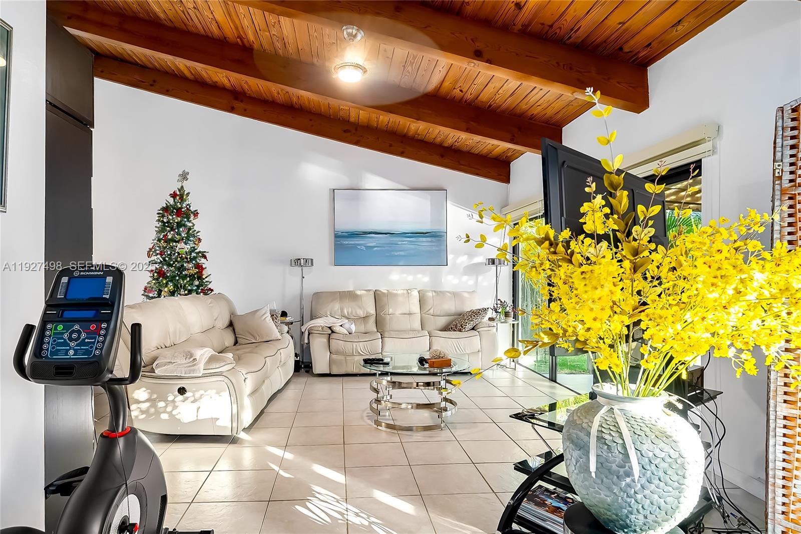 2669 S Parkview Dr Hallandale Beach, FL 33009