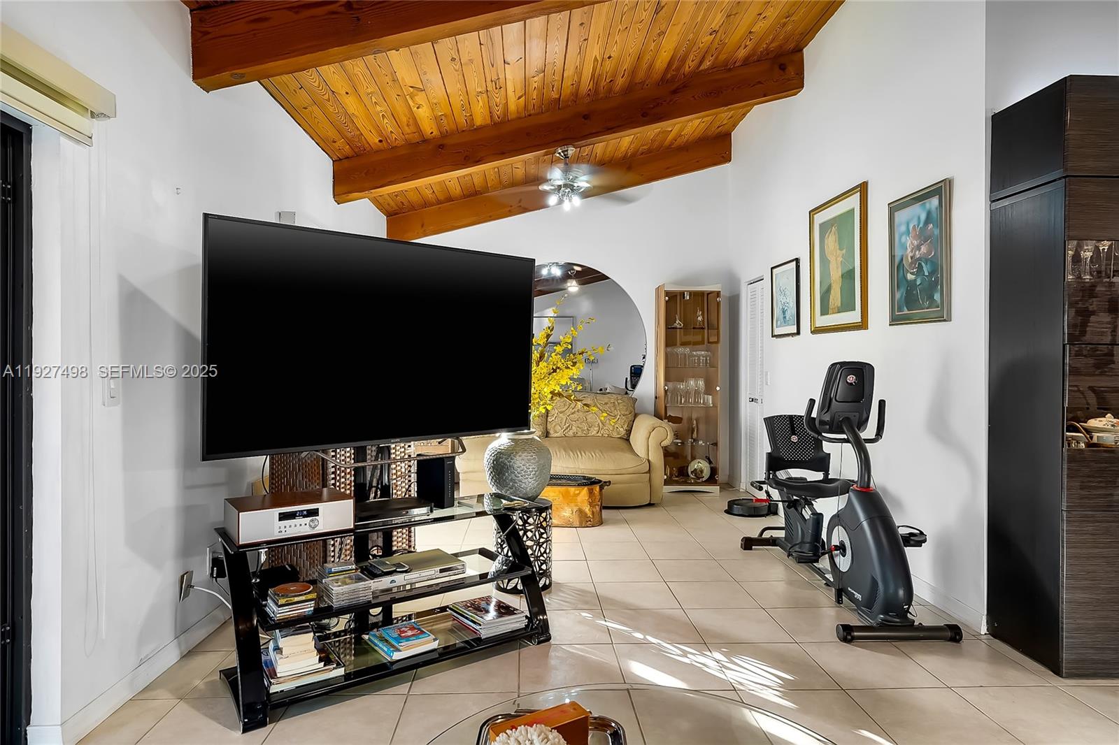 2669 S Parkview Dr Hallandale Beach, FL 33009