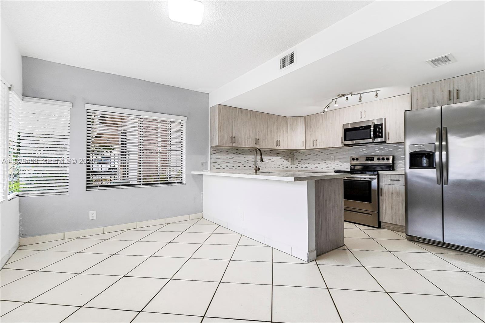 4705 SW 62nd Ave #104 Davie, FL 33314