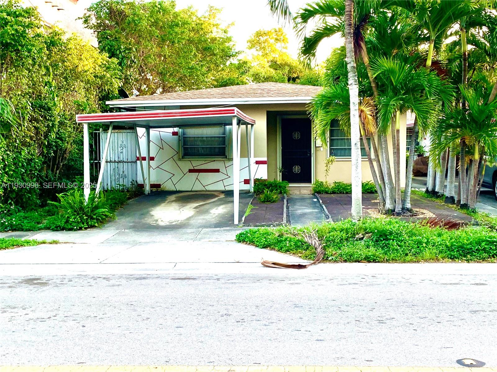 2814 SW 7th St #2814