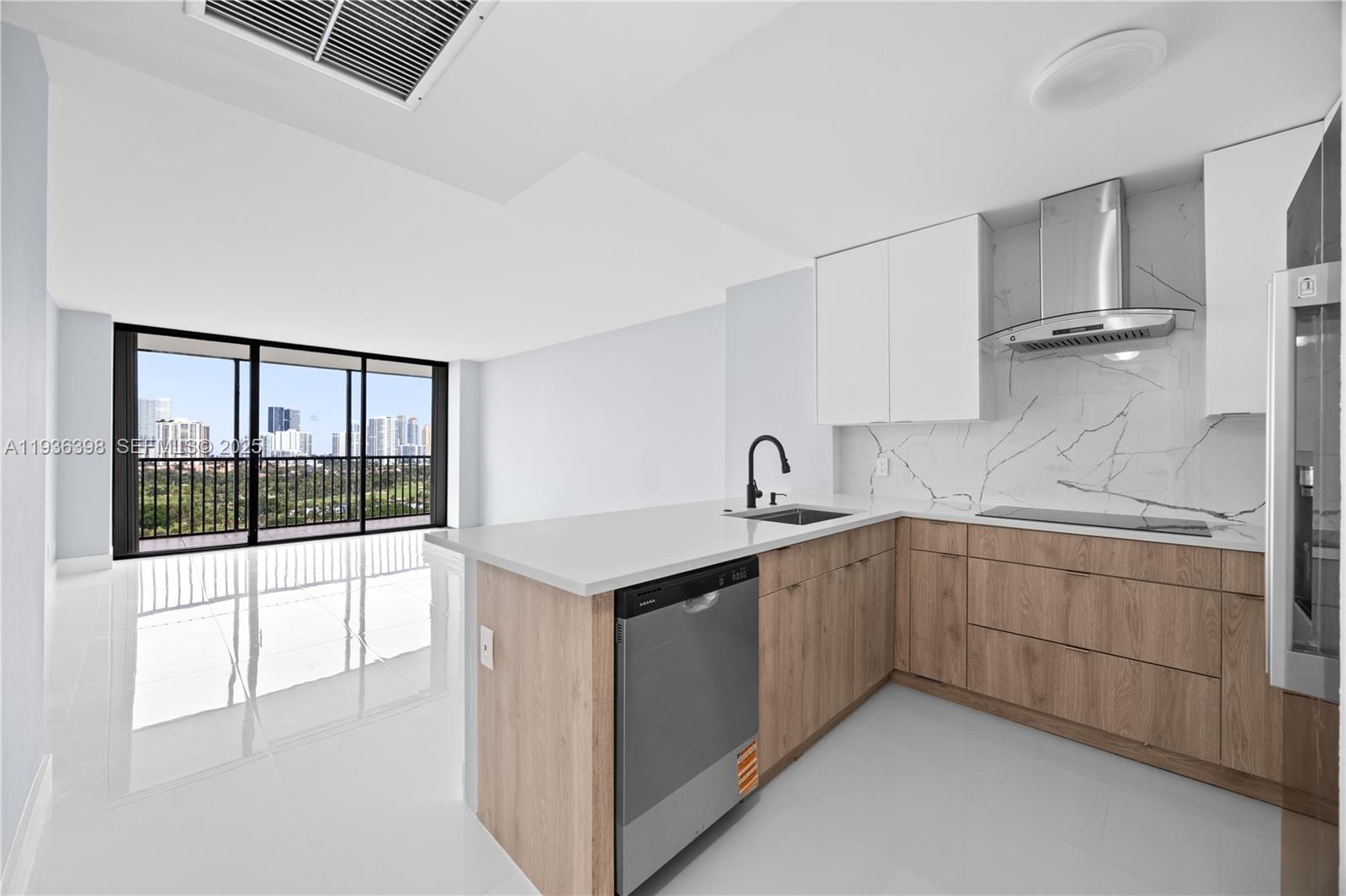 20335 W Country Clb Dr #1905