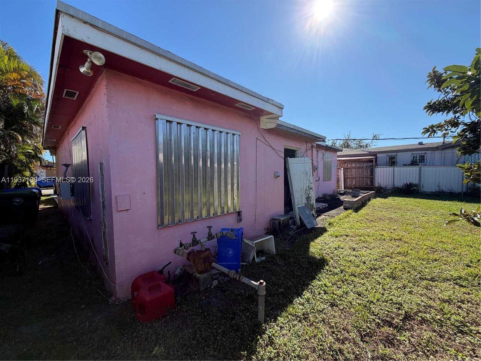 260 NW 52nd Ave Miami, FL 33126