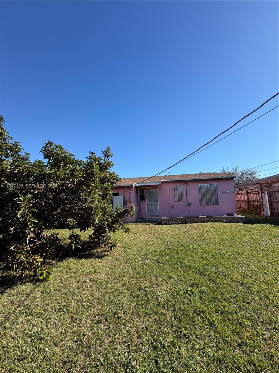 260 NW 52nd Ave Miami, FL 33126