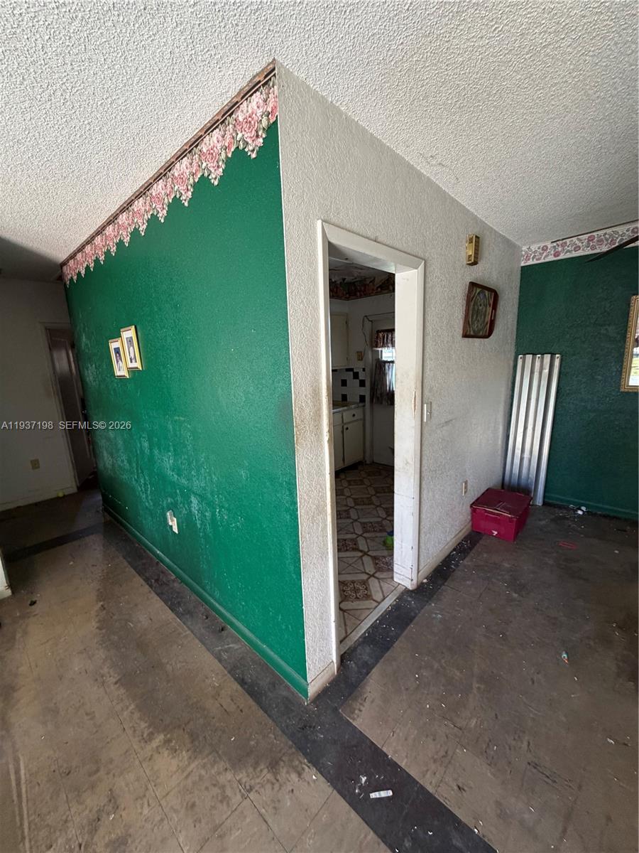 260 NW 52nd Ave Miami, FL 33126