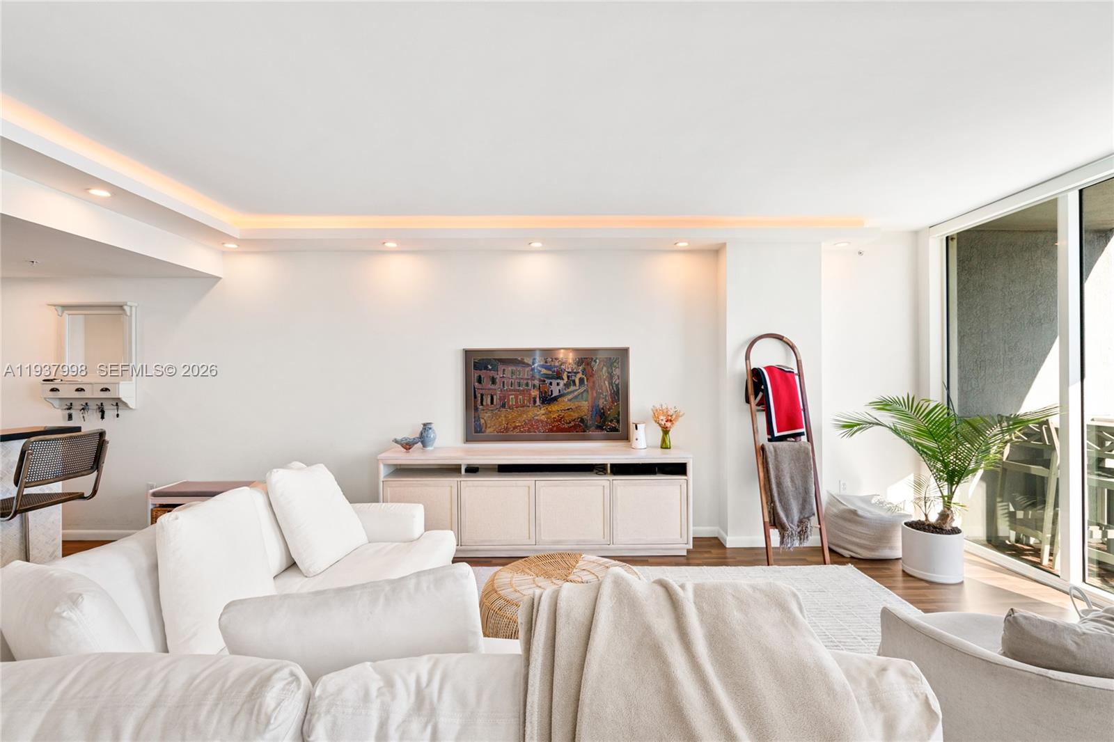 image Vizcayne Condominium12