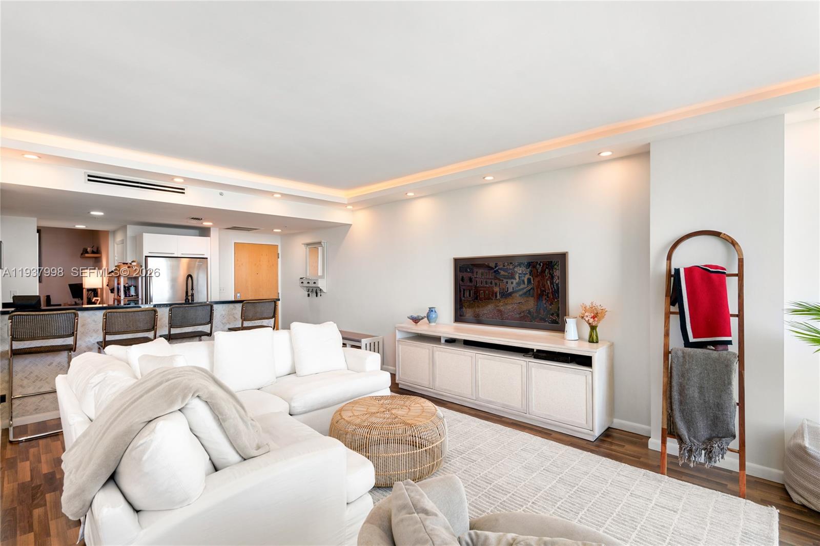 image Vizcayne Condominium13