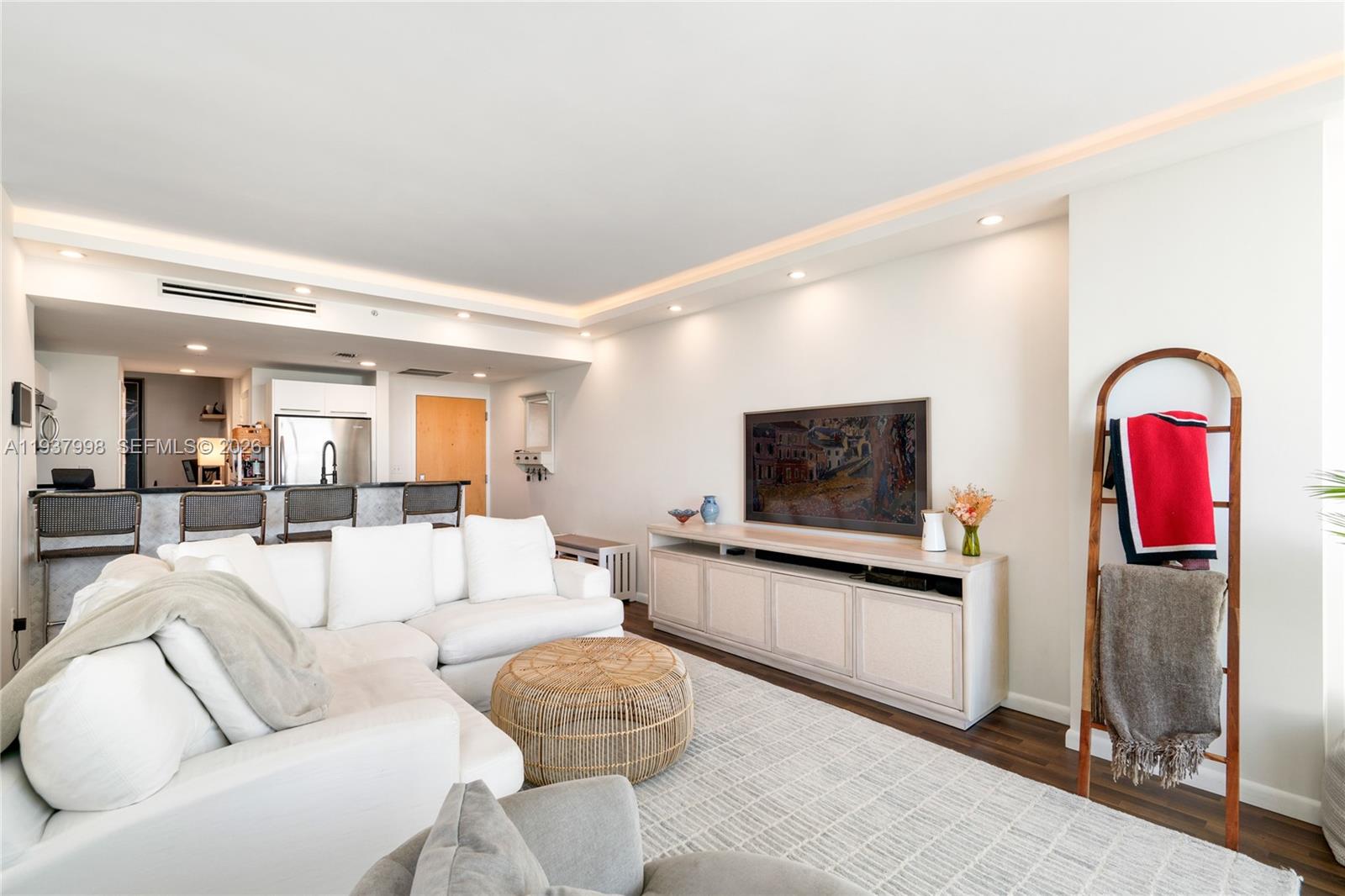 image Vizcayne Condominium25