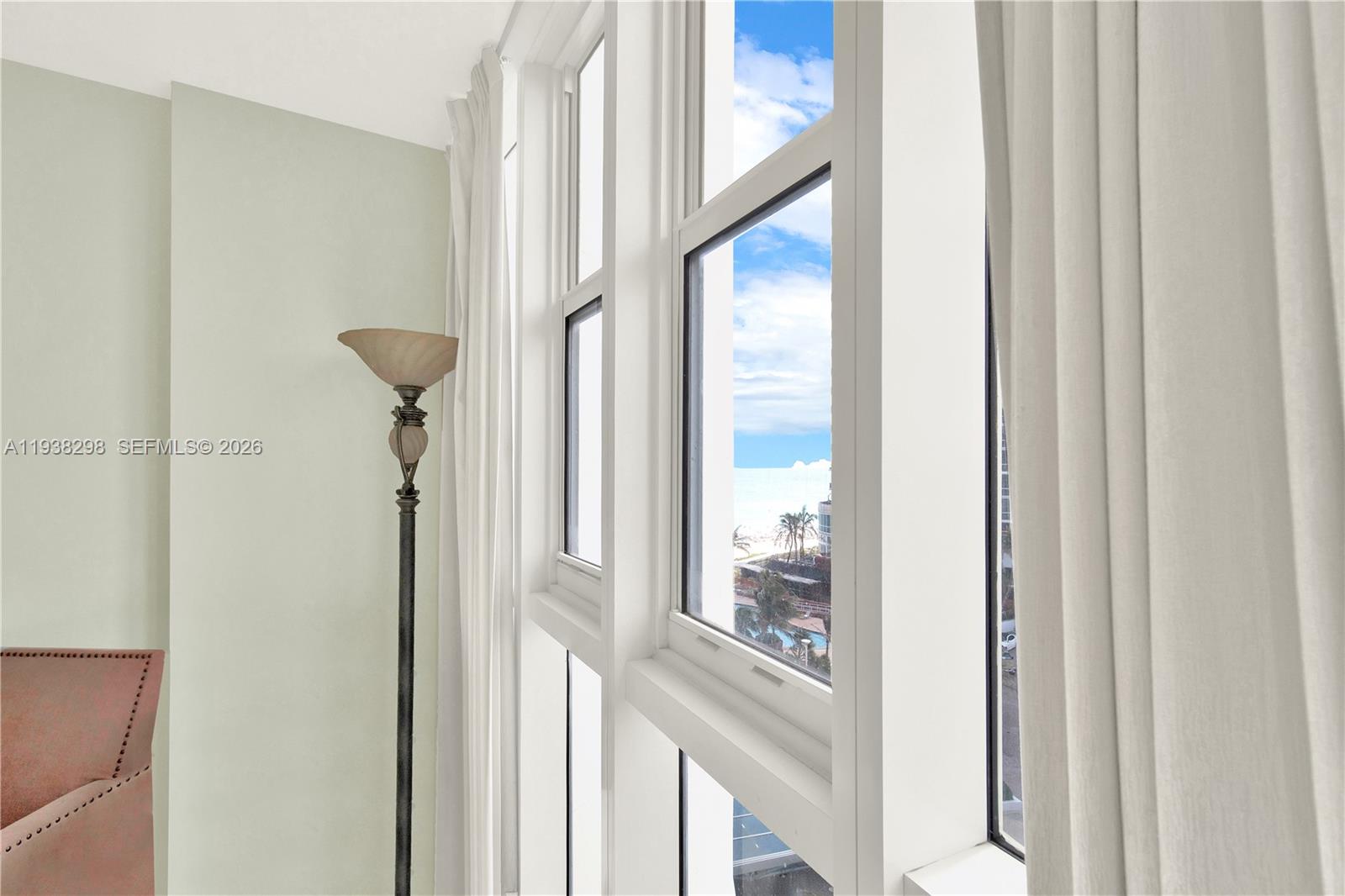 image Trump Royale24