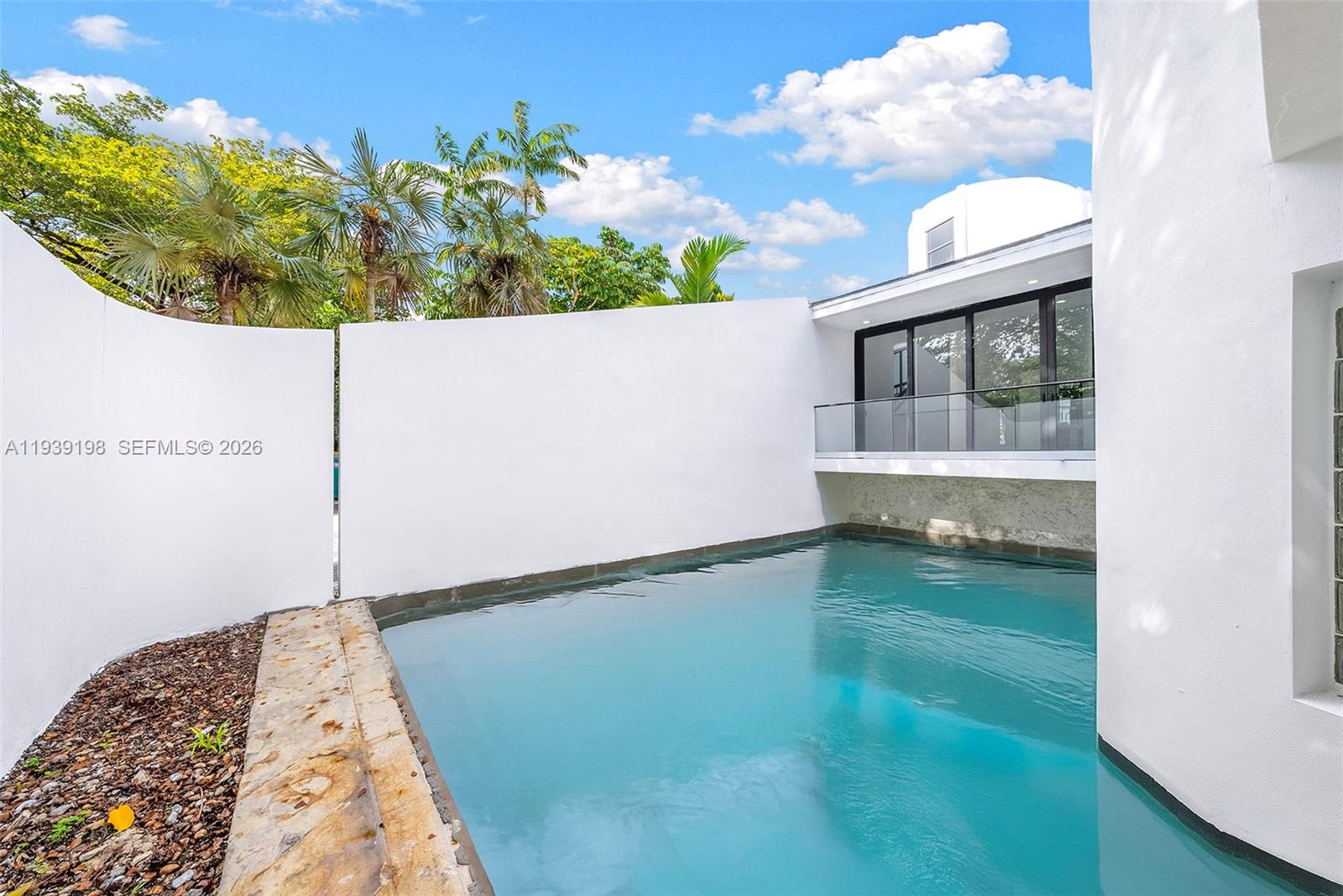 7540 Los Pinos Blvd Coral Gables, FL 33143