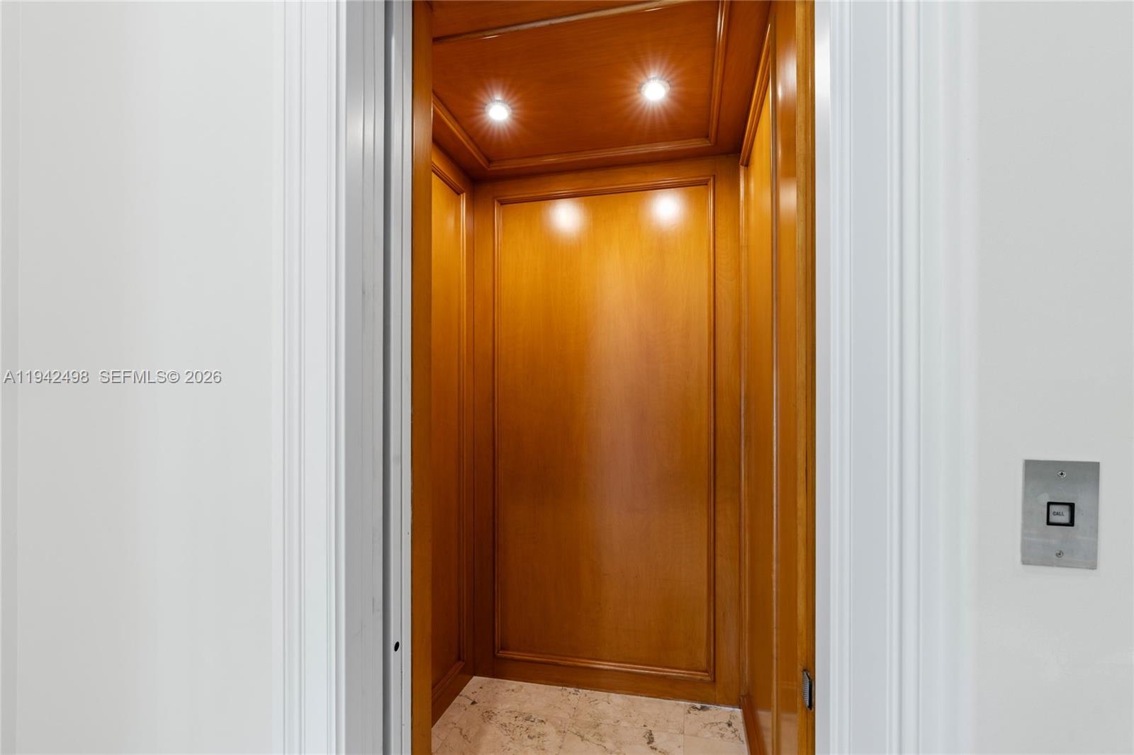 833 Harbour Isle Pl North Palm Beach, FL 33410