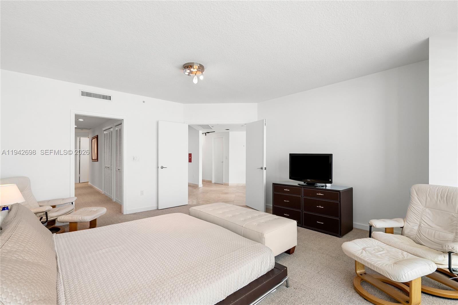 image Il Villaggio On South Bea98