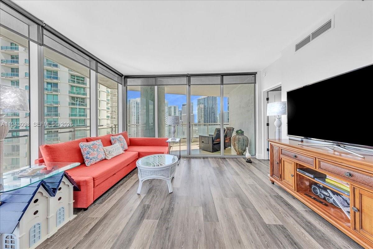 image Ivy Condo At Riverfront16