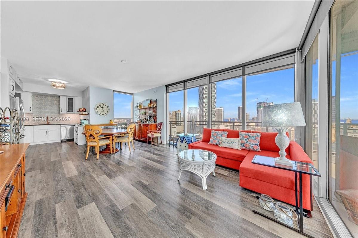 image Ivy Condo At Riverfront3