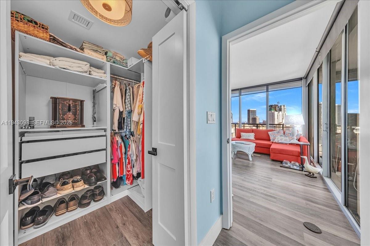 image Ivy Condo At Riverfront40